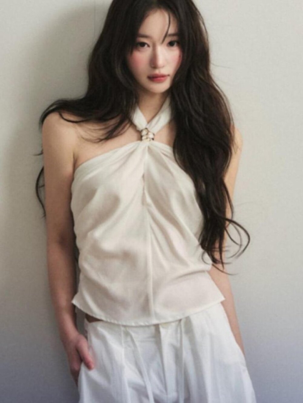 White halter top with gold detail from Taobao, adjustable #halter #gold